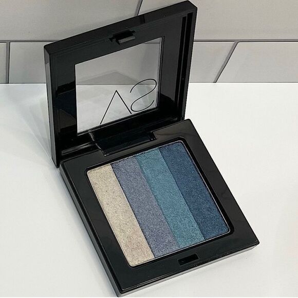 Victoria’s Secret Fantasy Eyeshadow Quad - Picture 1 of 1